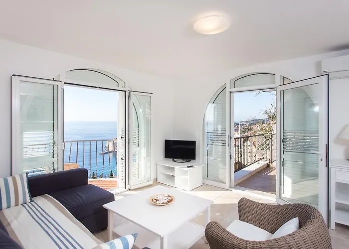Ocean Apartment By Duhomes
