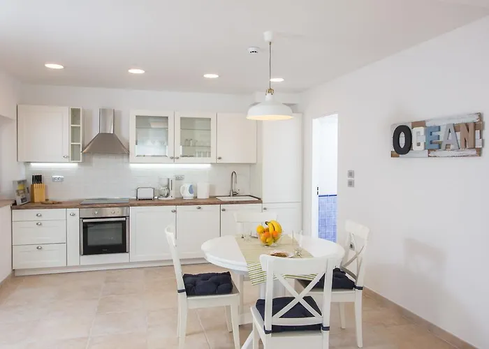 Ocean Apartment By Duhomes